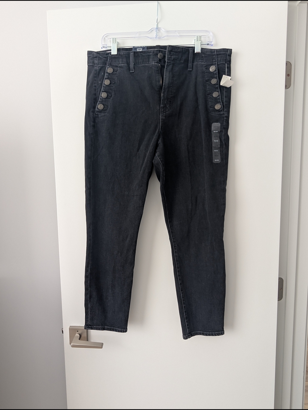GAP High-Rise Black Button-Accent Jeans